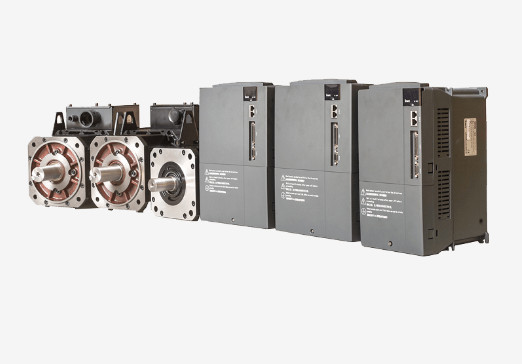 Bộ điều khiển Servo (Servo Drives + Servo Motor) được thiết kế cho những hệ thống yêu cầu hiệu suất cao, khả năng đáp ứng nhanh và điều khiển vị trí, tốc độ, lực căng cực kỳ chính xác.